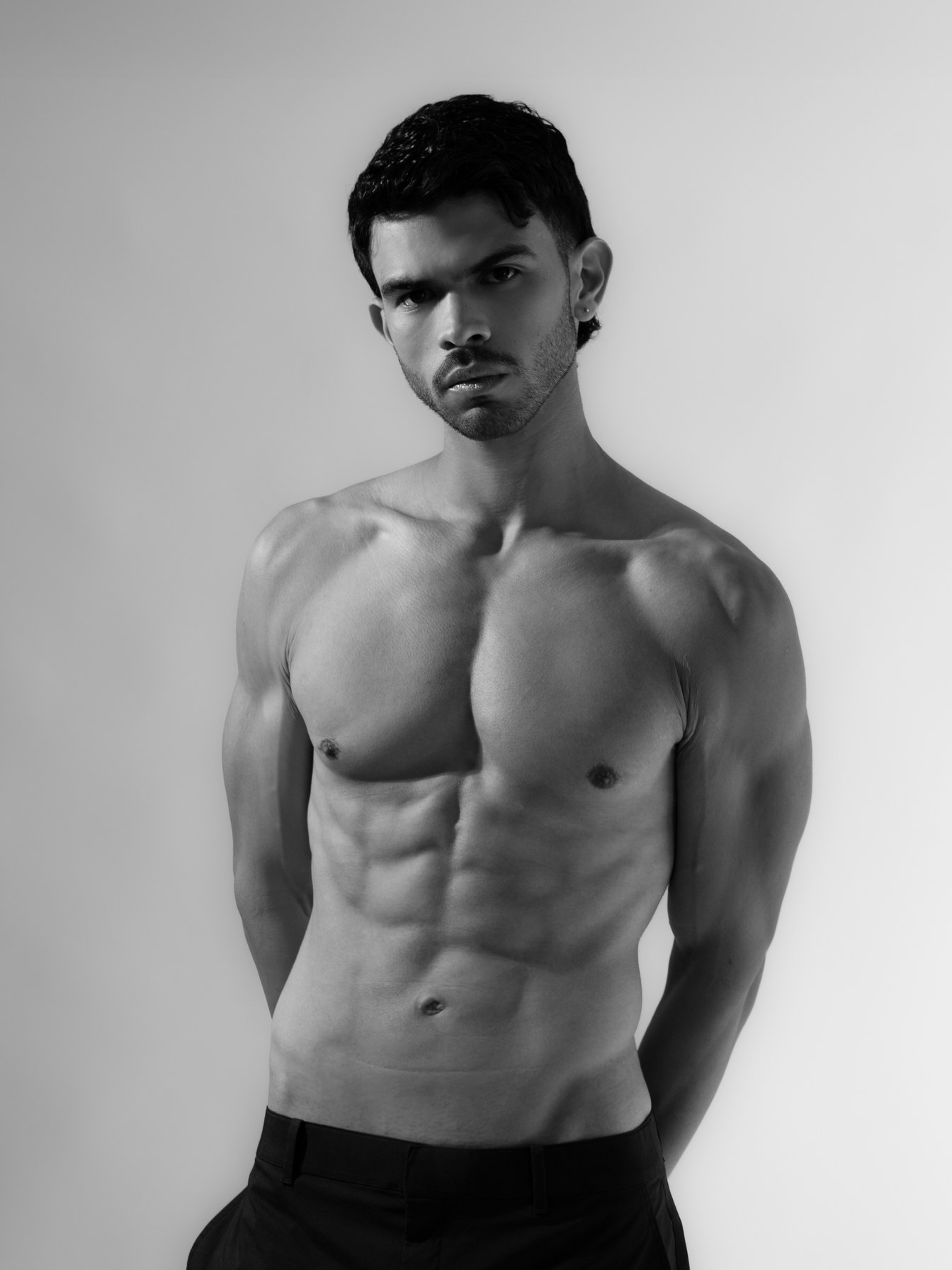 Yo hoy, sin camisa